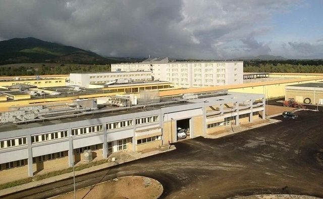 Uta, carcere già sovraffollato: nelle celle si sta sempre più stretti
