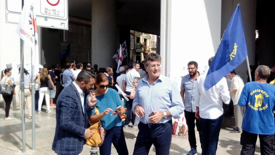 Sardegna, battaglia sugli ospedali a rischio: “Incognite sul personale”
