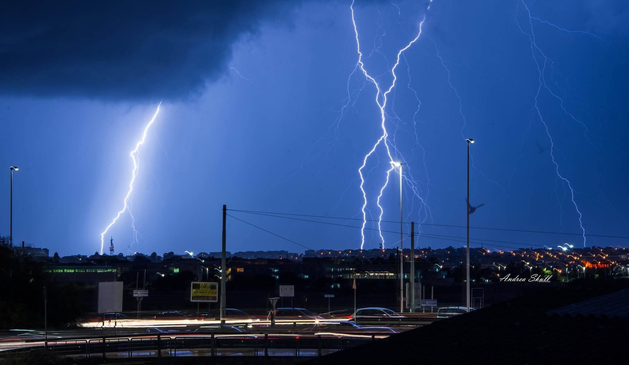 Sardegna, domenica di maltempo: allerta per temporali, freddo e grandine