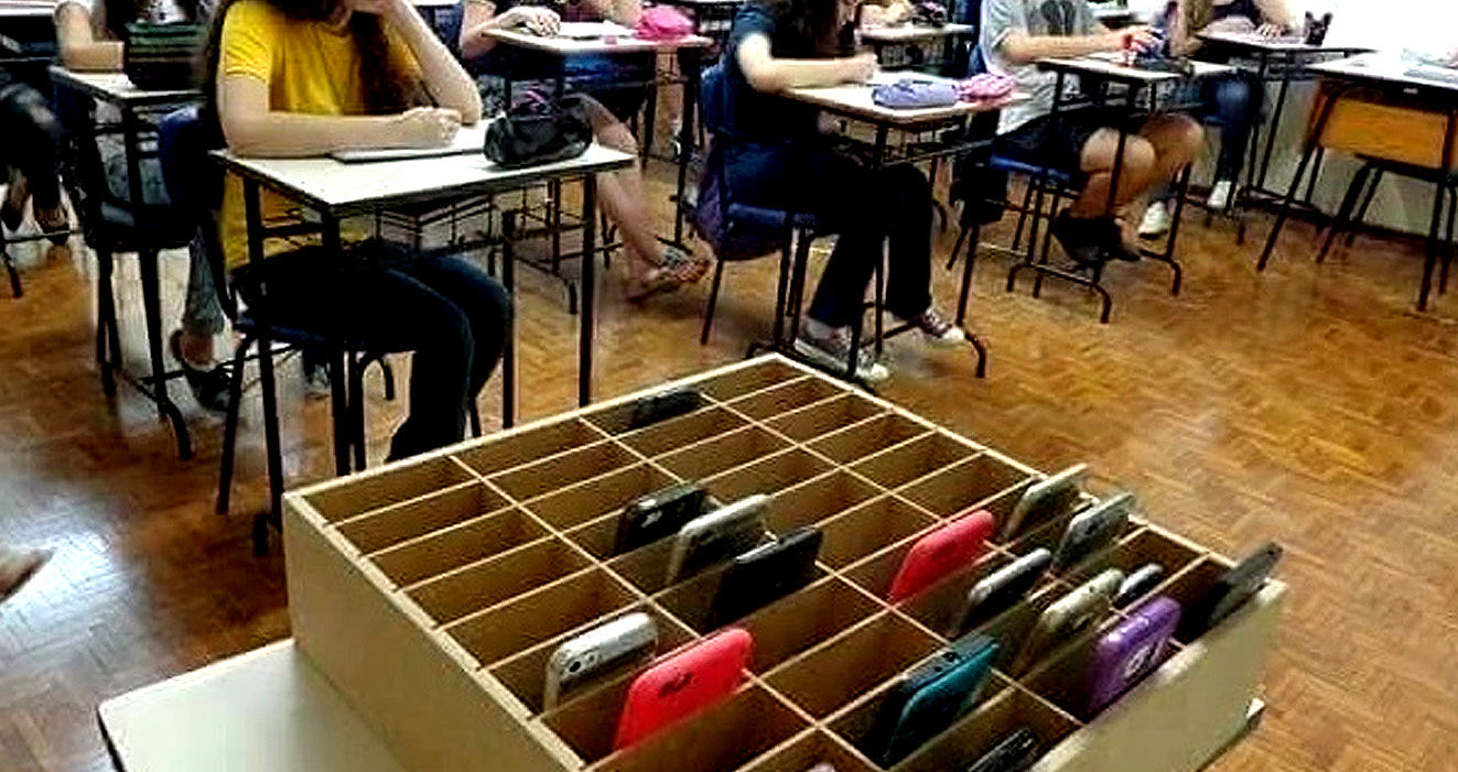 Cellulare in classe: ora forse si può