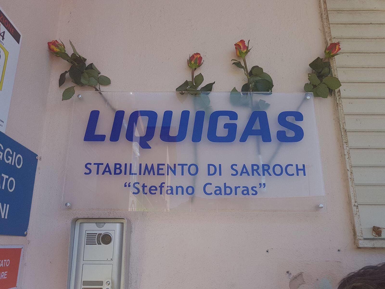 Il bel gesto a Sarroch: la Liquigas dedica l’azienda all’operaio morto