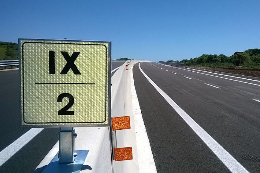 Strade del Cagliaritano, ecco 7 milioni per i pannelli intelligenti