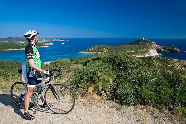 La Sardegna da pedalare tutta in bici: domani la presentazione del progetto