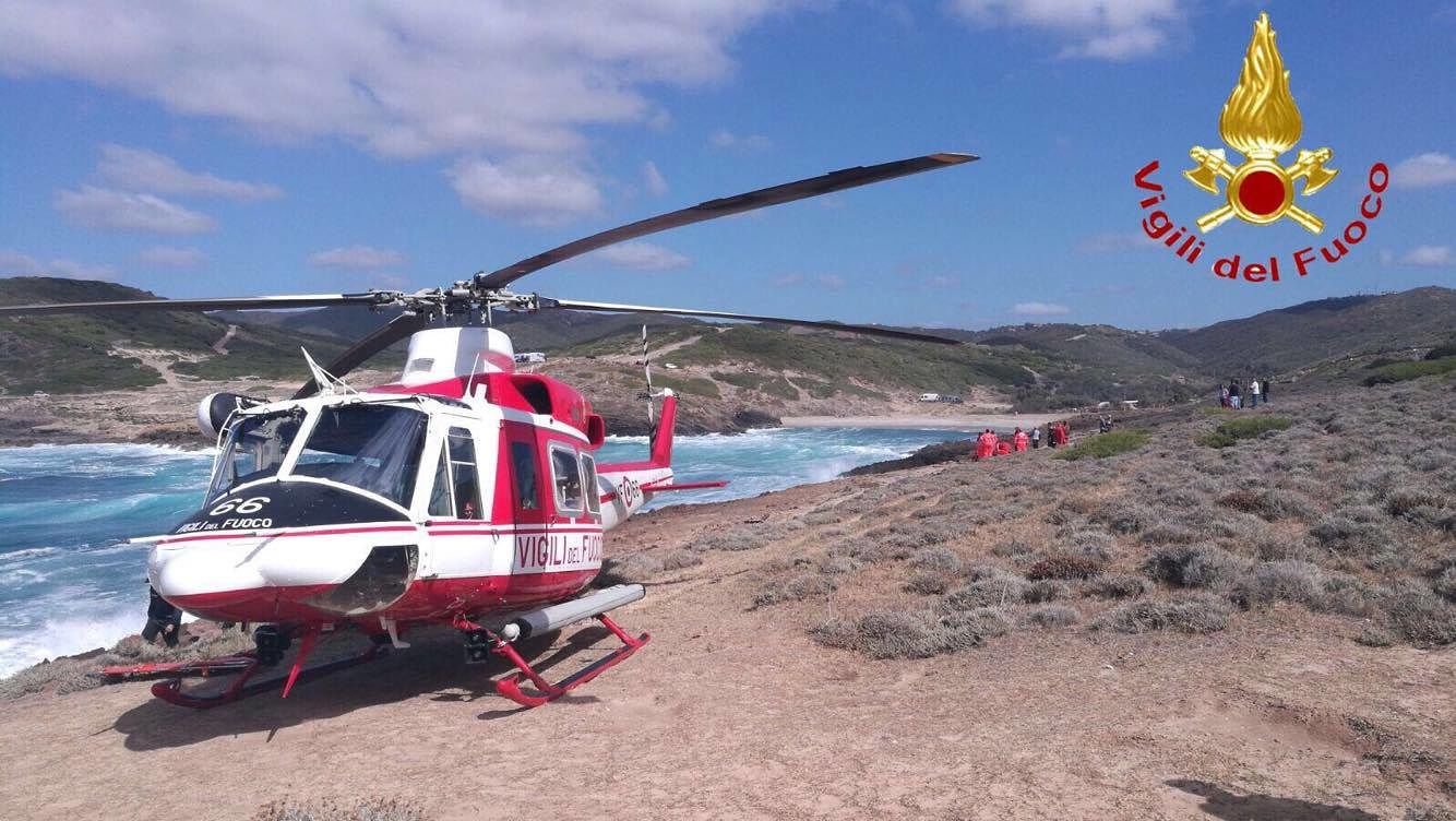 Argentiera, pescatore travolto da una mareggiata: è all’ospedale