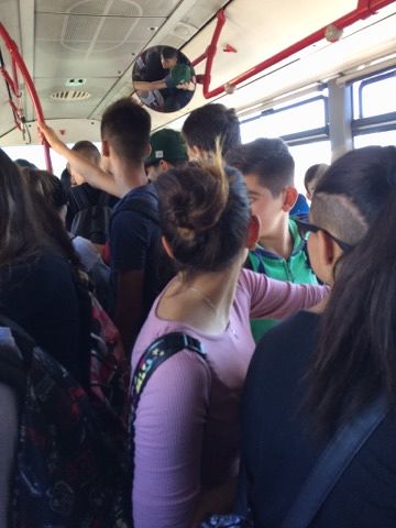 “Cagliari-Sestu, noi studenti costretti a viaggiare come in una scatola”