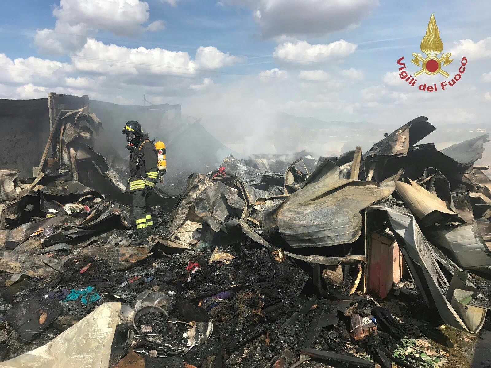 Sa Serrixedda, va in fiamme una baracca: fuoco e momenti di paura