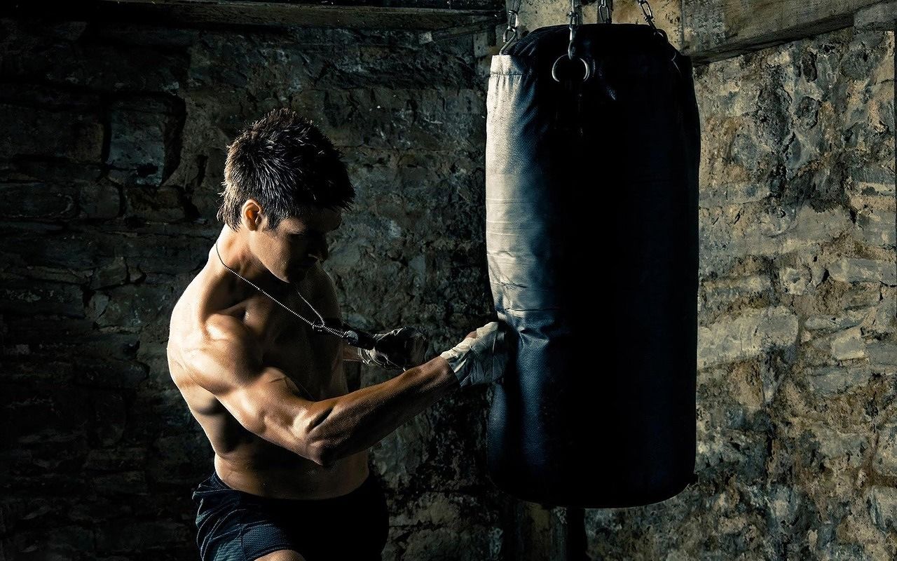 Infortunato al lavoro, ma faceva kick boxing: cagliaritano licenziato