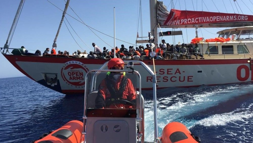 Porto, domani a Cagliari il veliero che salva i migranti in Libia
