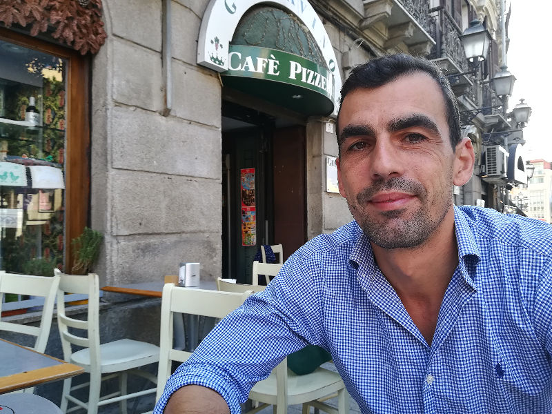 “Mia moglie seguita da loschi individui, tra Marina e piazza Yenne algerini ubriachi e drogati”
