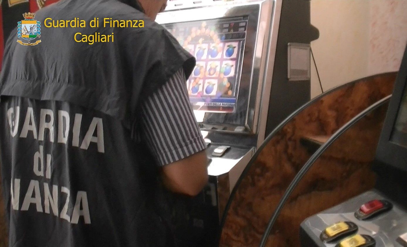 Cagliari, videopoker irregolari: maxi multa al gestore di un circolo