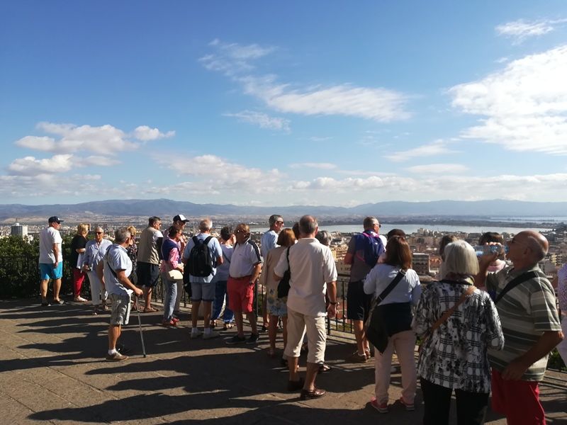 Boom di turisti a Castello: “Il panorama più bello di Cagliari è qui”