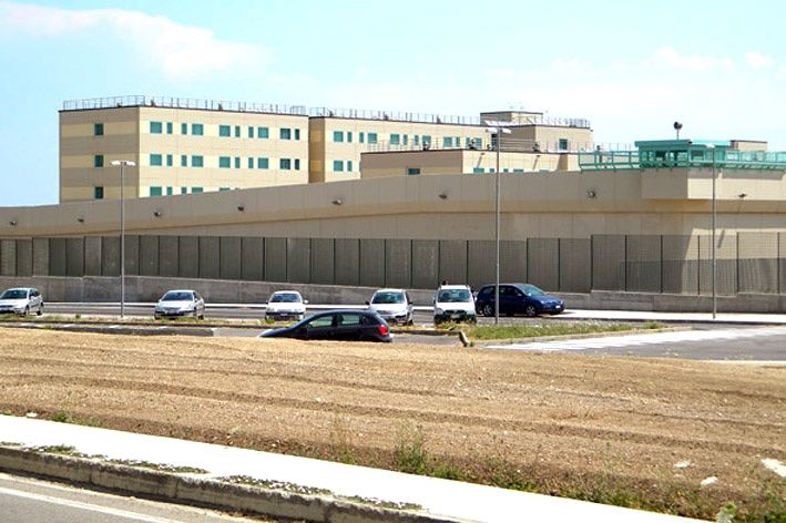 Bancali, il carcere duro dei super boss «è una guerriglia quotidiana»