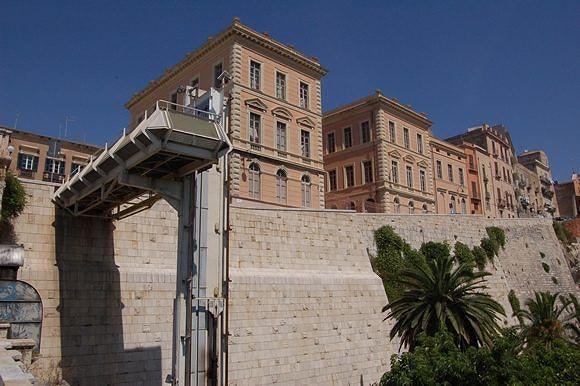 Via Mazzini chiusa, Castello isolato, Comune: “A brevissimo gli ascensori nuovi”