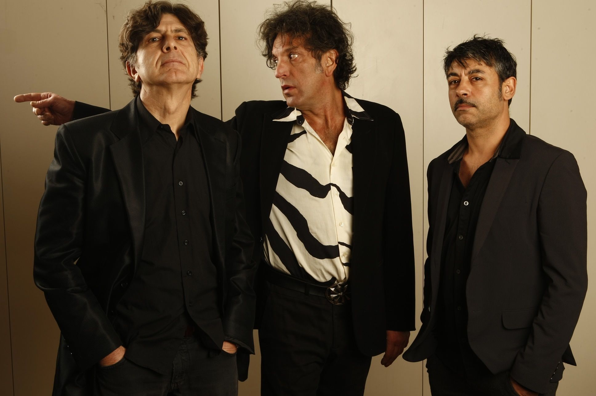 Al Fabrik la musica dei Dorian Gray con i disegni dal vivo di Gildo Atzori