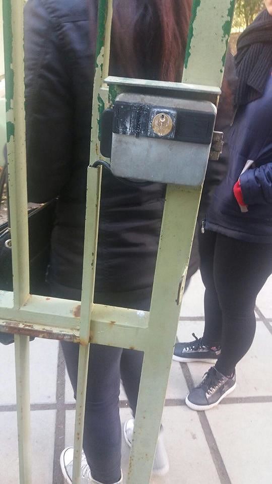 I baby vandali nella scuola di Mulinu Becciu: “Noi genitori siamo esasperati”