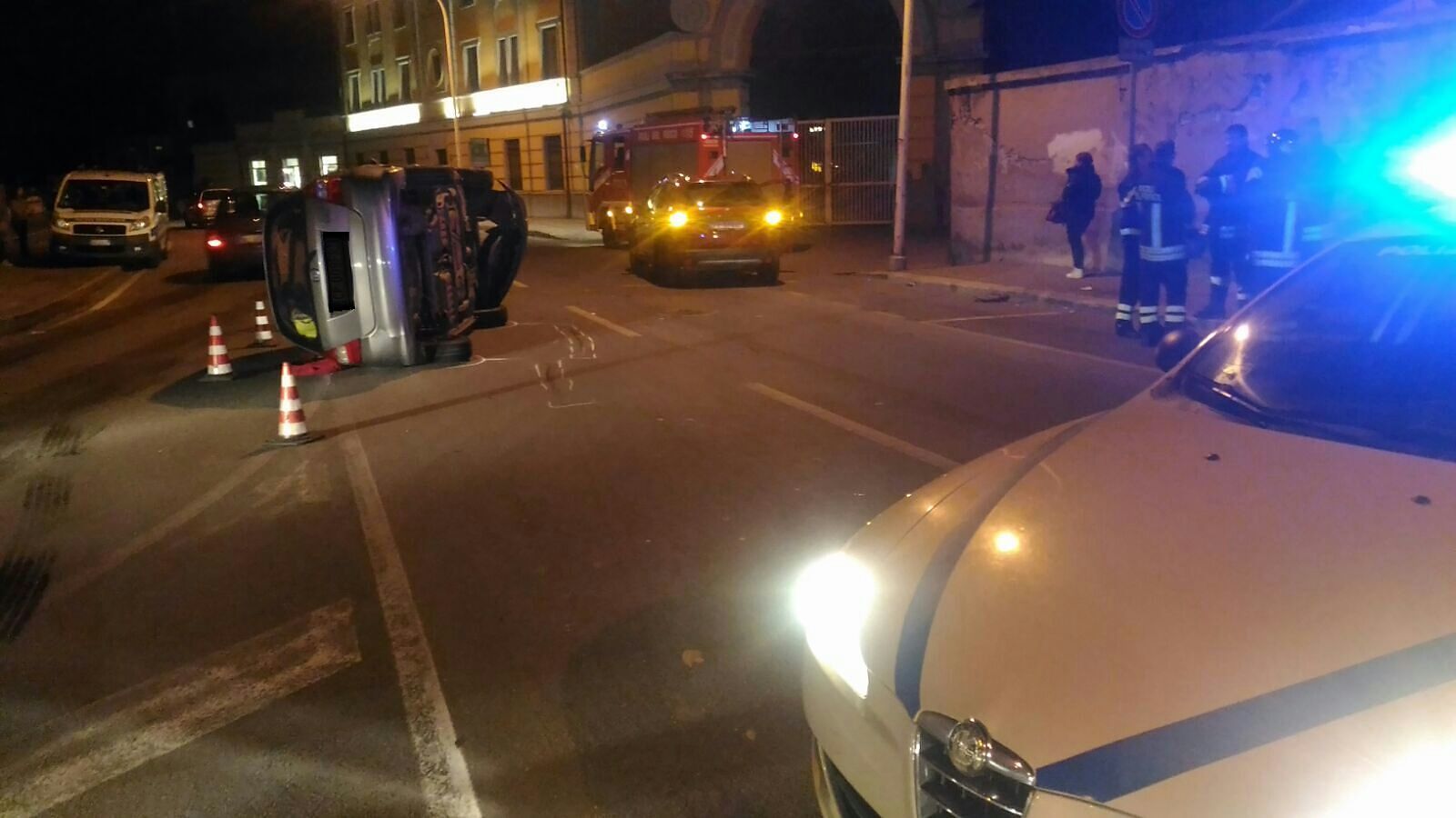 Grave schianto in viale La Playa. 3 feriti, coinvolti anche due bimbi