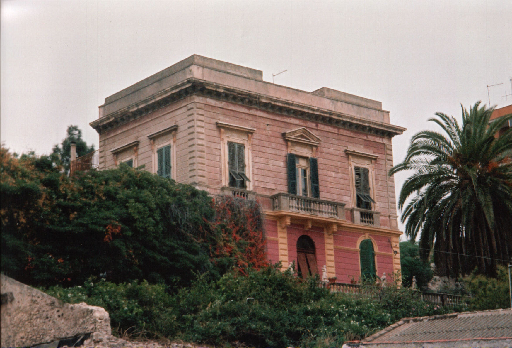 Villa Laura, monumento in freezer: spariti i soldi per il restauro