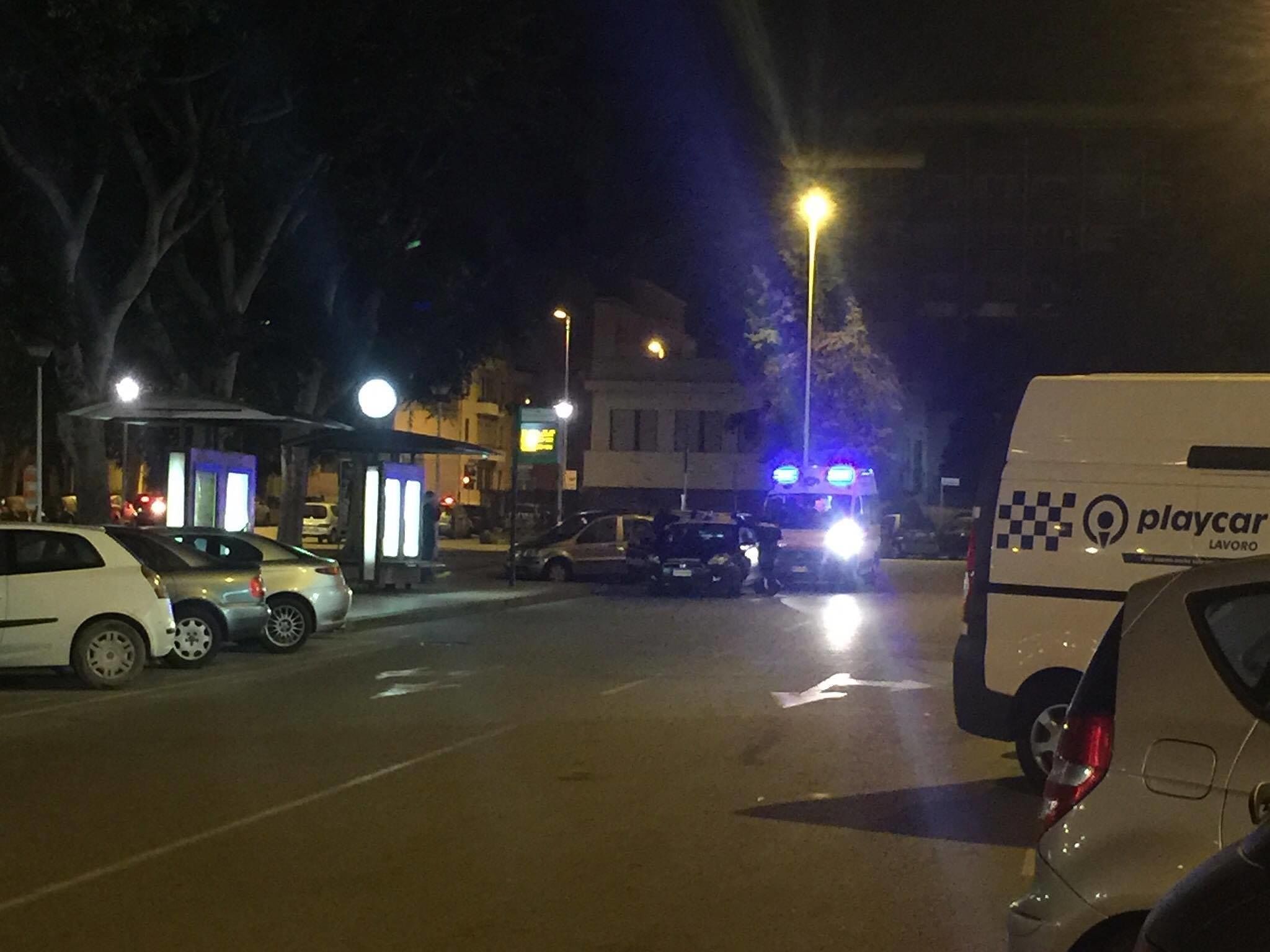 Cagliari, malore in piazza Giovanni. E un ubriaco tenta di salire…sull’auto dei carabinieri