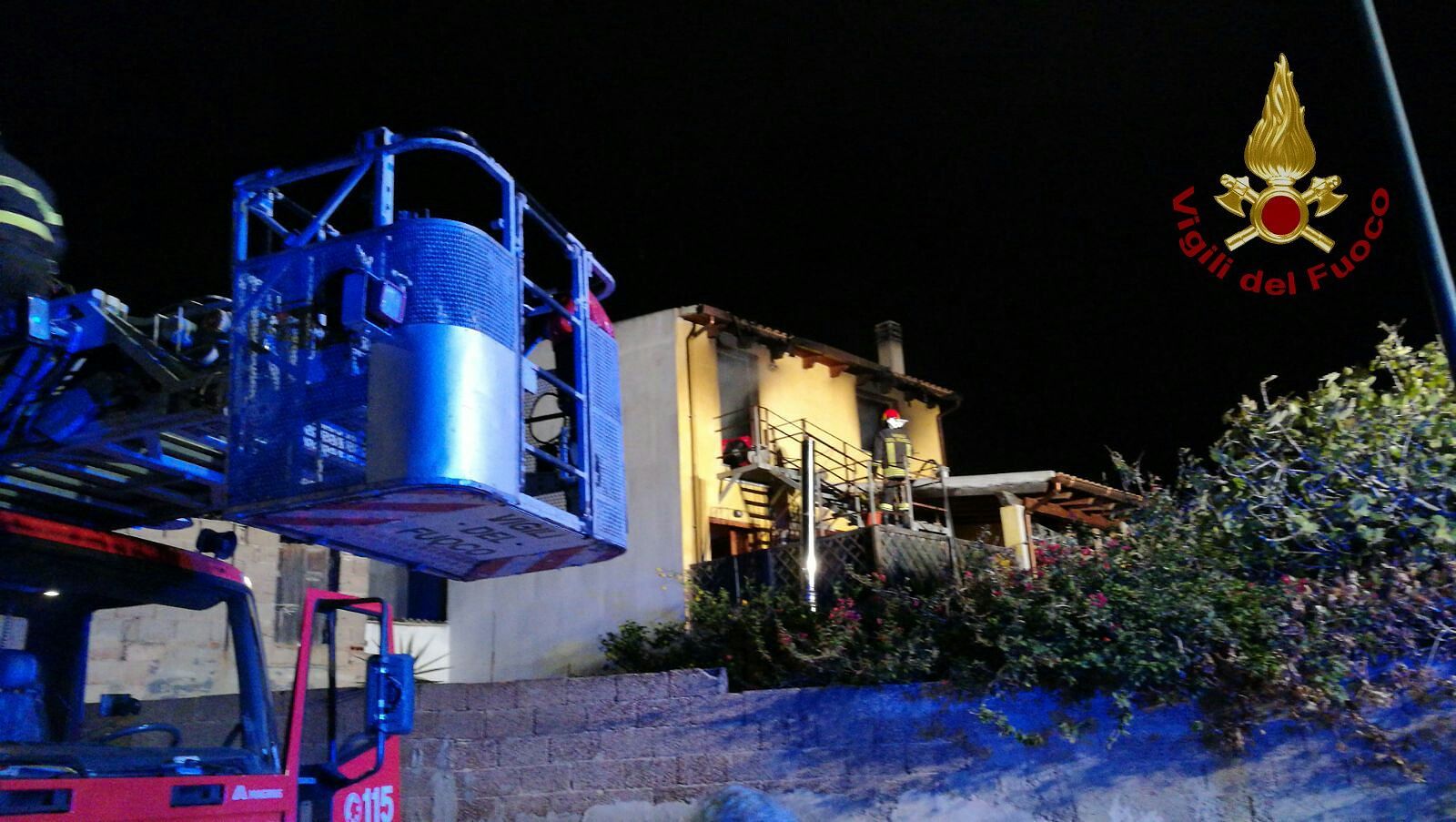 Paura a Selargius, fiamme al primo piano di una palazzina