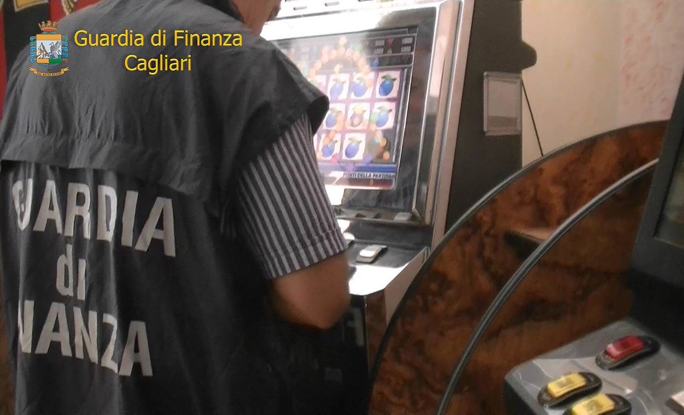 Videopoker irregolari sequestrati dalle Fiamme Gialle: sanzione di 11mila euro