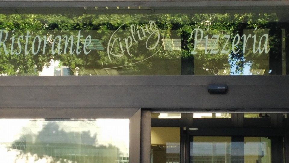 “Cagliari, pregiudicato mangia al Kipling senza pagare e beffa i carabinieri”
