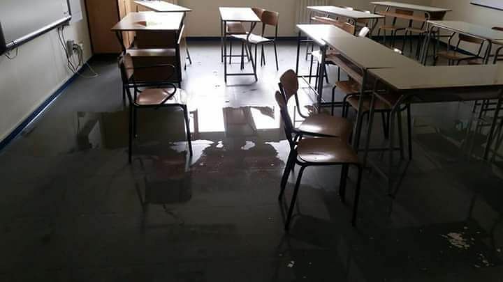 Piove a scuola a San Sperate, il sindaco: “Alunni trasferiti, ecco cosa è successo”