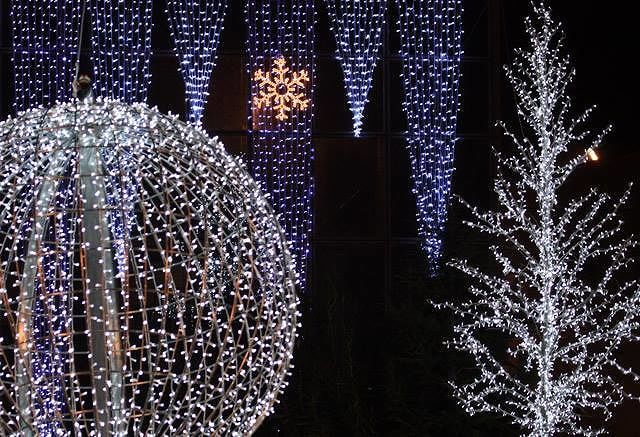 Quartucciu, scontro sulle luminarie abolite dal Comune per ampliare il cimitero