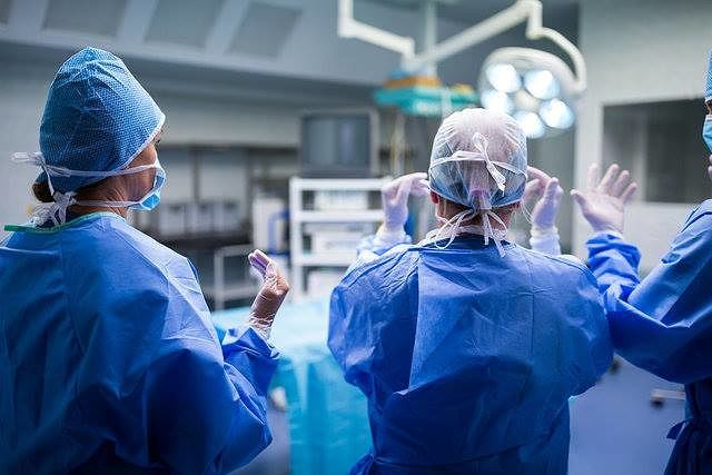 “Quegli angeli che lavorano di notte per noi trapiantati sardi, che possiamo salutarli dal vivo”