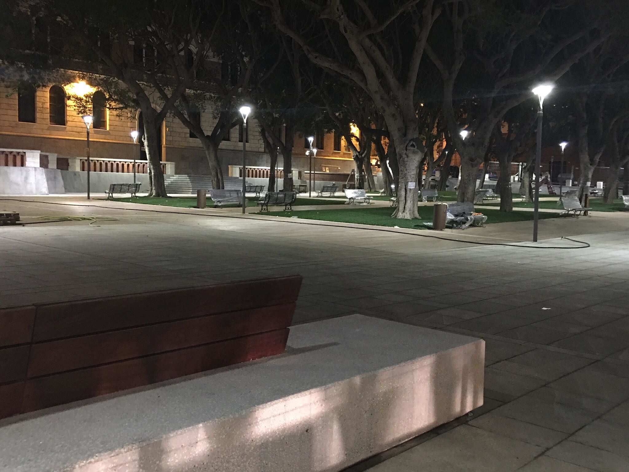 Cagliari, Piazza Garibaldi double face: chi soffre di horror vacui svolti per altre vie