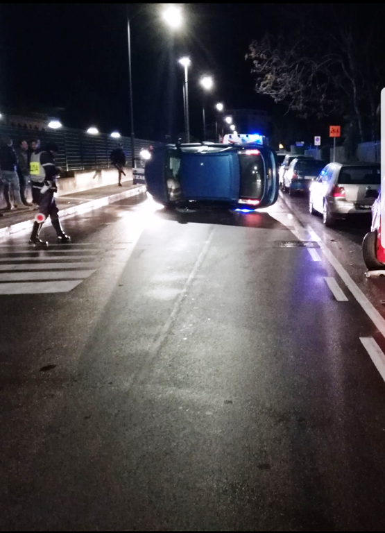 Sardegna, ubriaco alla guida provoca un incidente: superava di 4 volte il tasso d’alcol
