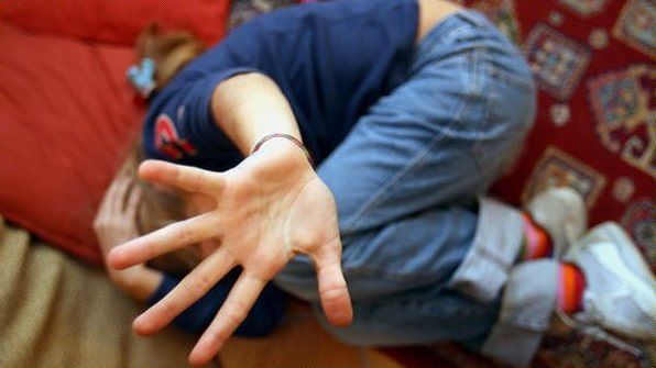 Migliaia di foto e filmati pedopornografici: arrestato un 50enne a Guspini