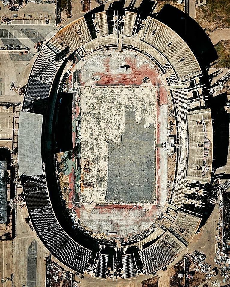 Nuovo stadio Sant’Elia, il grande affare edilizio: una gara internazionale per costruirlo