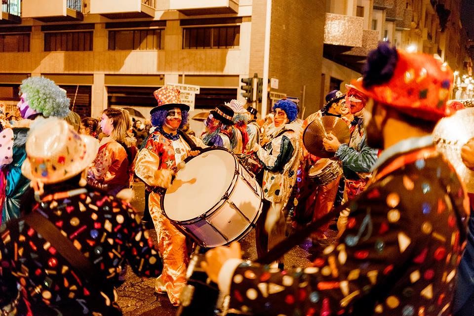 Gran finale del Carnevale a Cagliari, tutti i colori della Ratantira