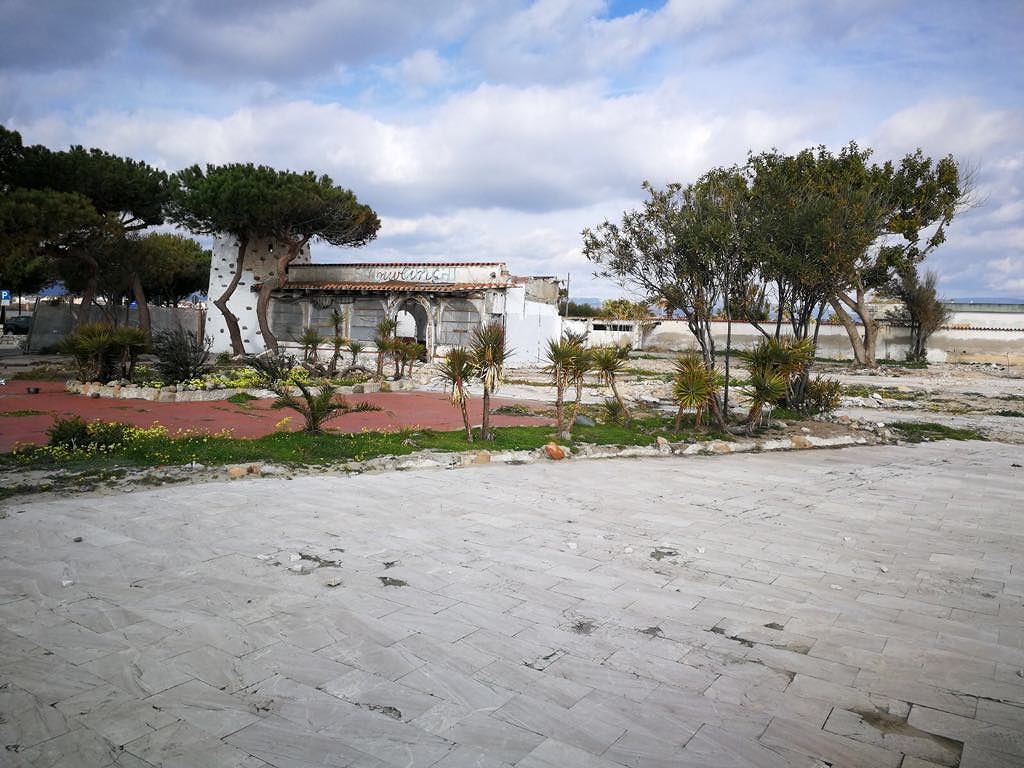 Poetto, la Bussola lentamente rinasce: diventerà un centro estetico e fitness
