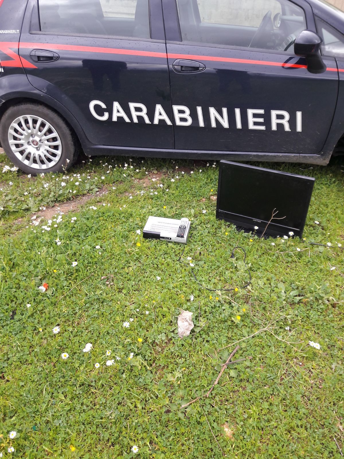 Svaligiano la casa di un’anziana mentre è a votare, 3 giovani nei guai a Domusnovas