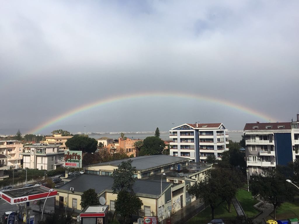 Arcobaleno bellissimo a Cagliari dopo il temporale, bel tempo si spera