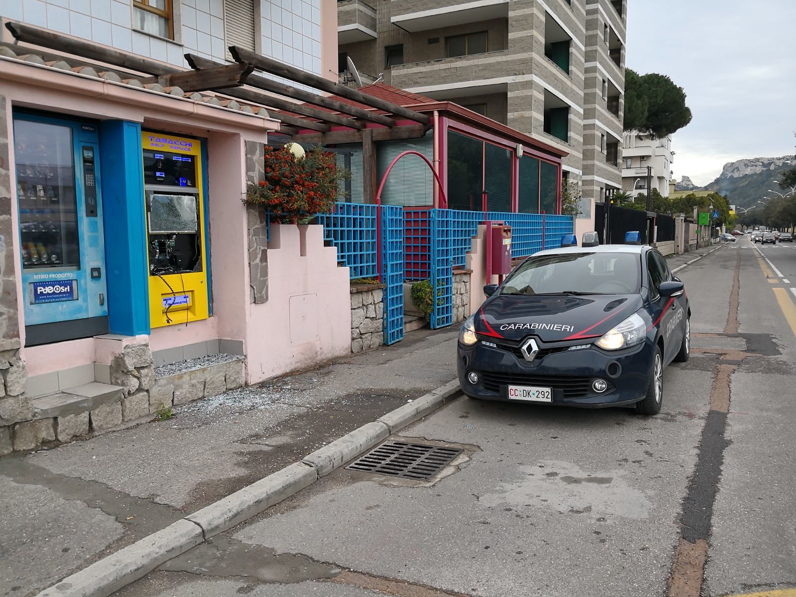 Cagliari, tentato furto nella notte: nel mirino il bar-tabacchi “Nonno Toto”