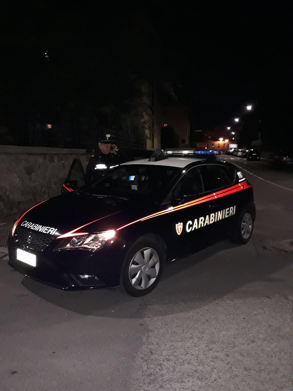 Rifiuta di pagare il taxi e aggredisce i carabinieri: arresto a Capoterra