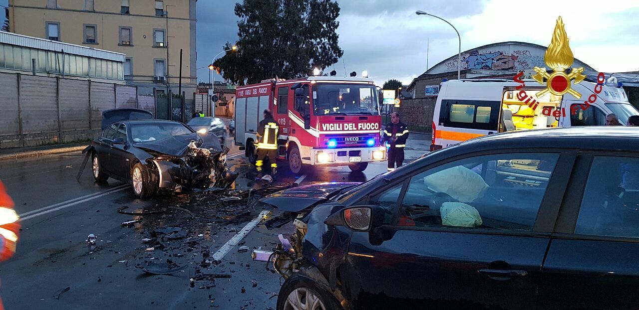 Cagliari, frontale in viale la Plaia: ferito un 47enne di Quartu