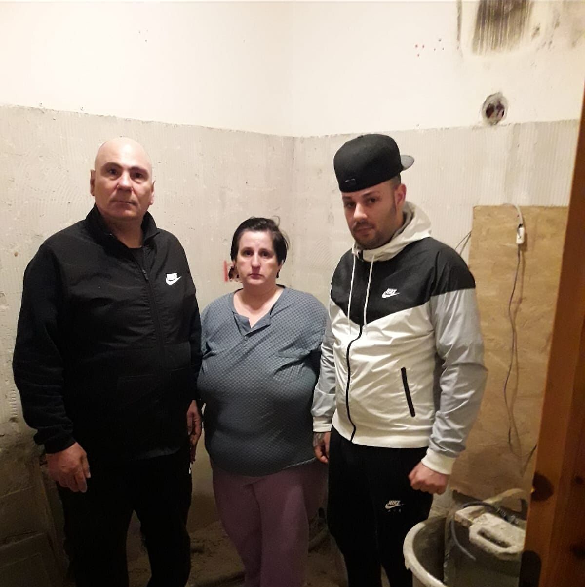 Cagliari, sos a Sant’Elia: “Senza bagno per colpa di Area, ci laviamo con le bacinelle”