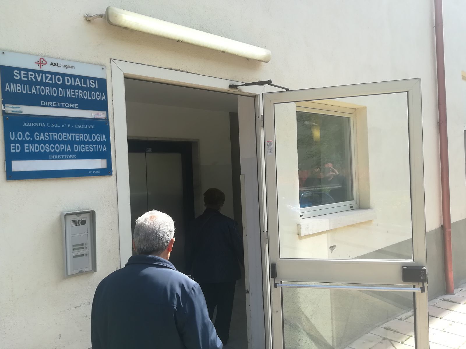 Cagliari, al SS. Trinità caos in Dialisi: “Pazienti curati la notte tra mille disagi”