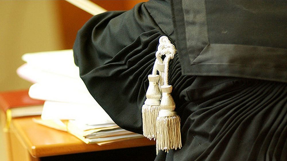 Molestie, stalking e minacce: per una donna oristanese chiesti 23 anni di carcere