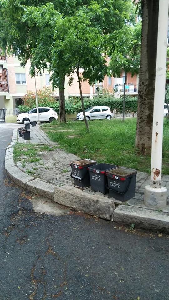 Primo maggio, a Cagliari il porta a porta a singhiozzo: “Promesse non mantenute”