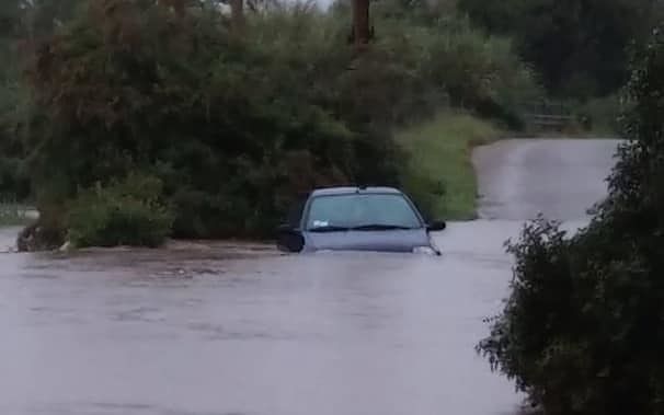 Sardegna, attenzione alle strade statali chiuse per maltempo: forti piogge sull’Orientale