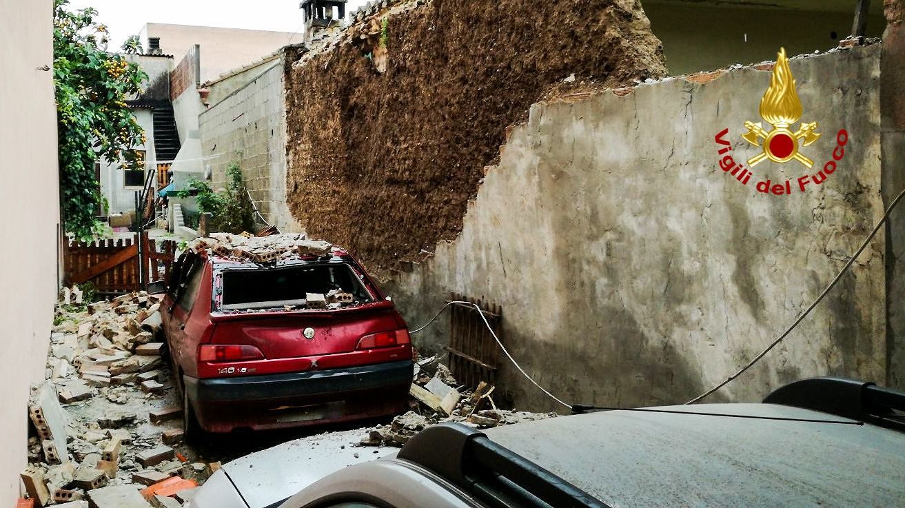 Allagamenti, crolli e incidenti: giornata da bollino rosso per i vigili del fuoco nel Sud Sardegna