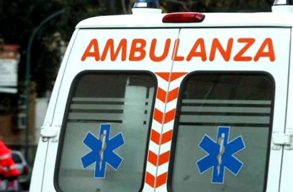 Cagliari, paura in via Ciociaria: ragazza sviene e sbatte la testa sul marciapiede