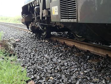 Momenti di panico sulla tratta Cagliari-Olbia: treno deraglia all’altezza di Torralba