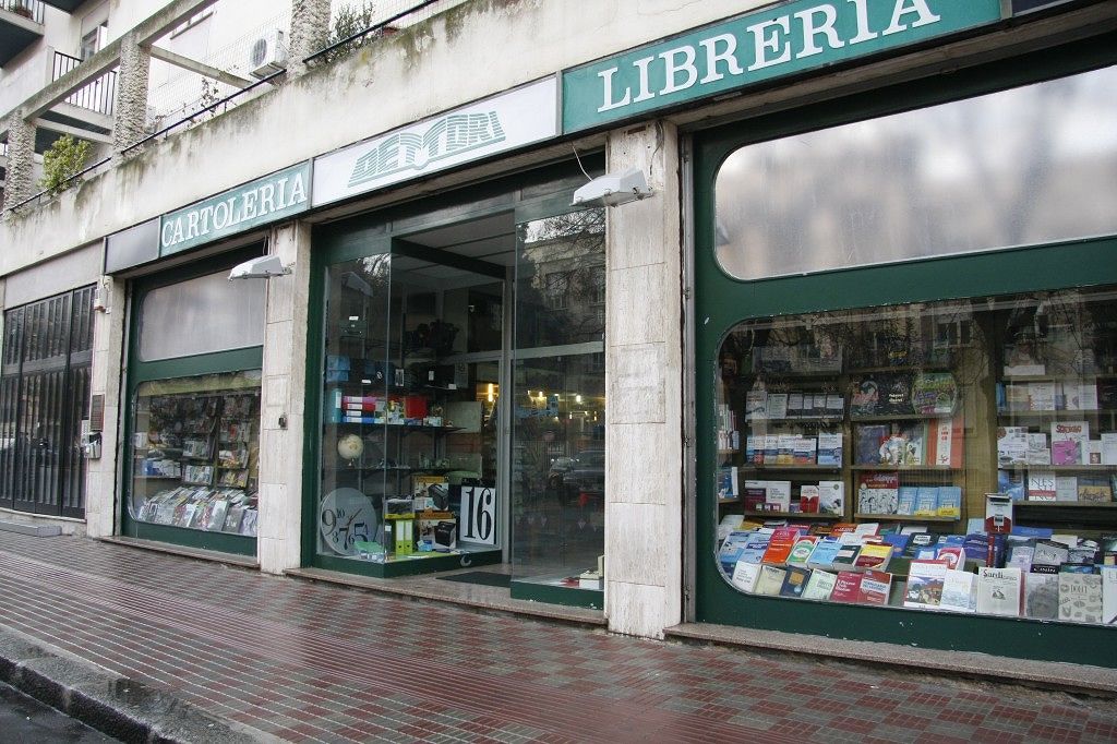 Cagliari, addio dopo 60 anni alla cartolibreria Dettori