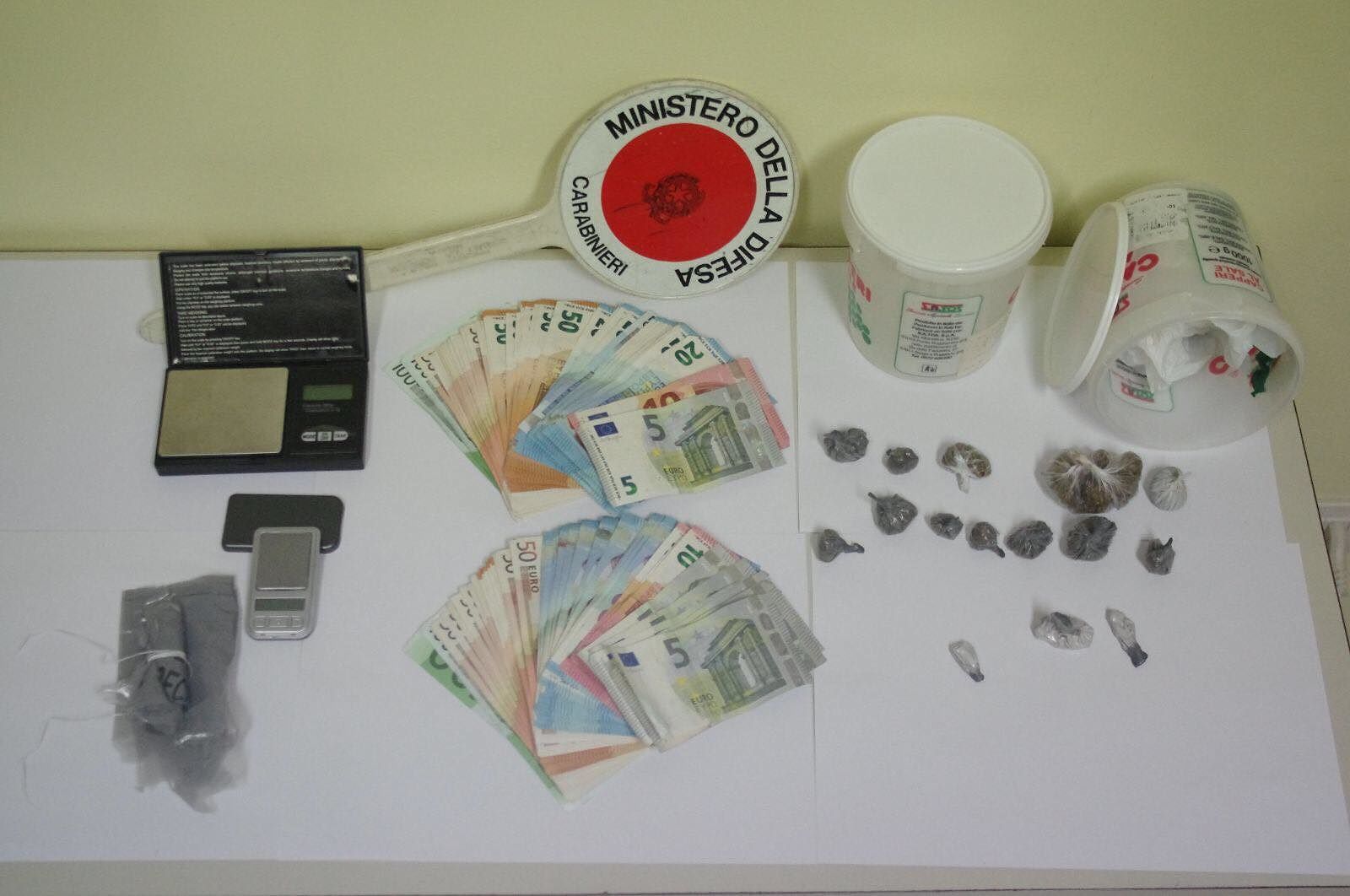 Sardara: cocaina, marijuana e cinque mila euro in contanti: in manette 26enne di Ales