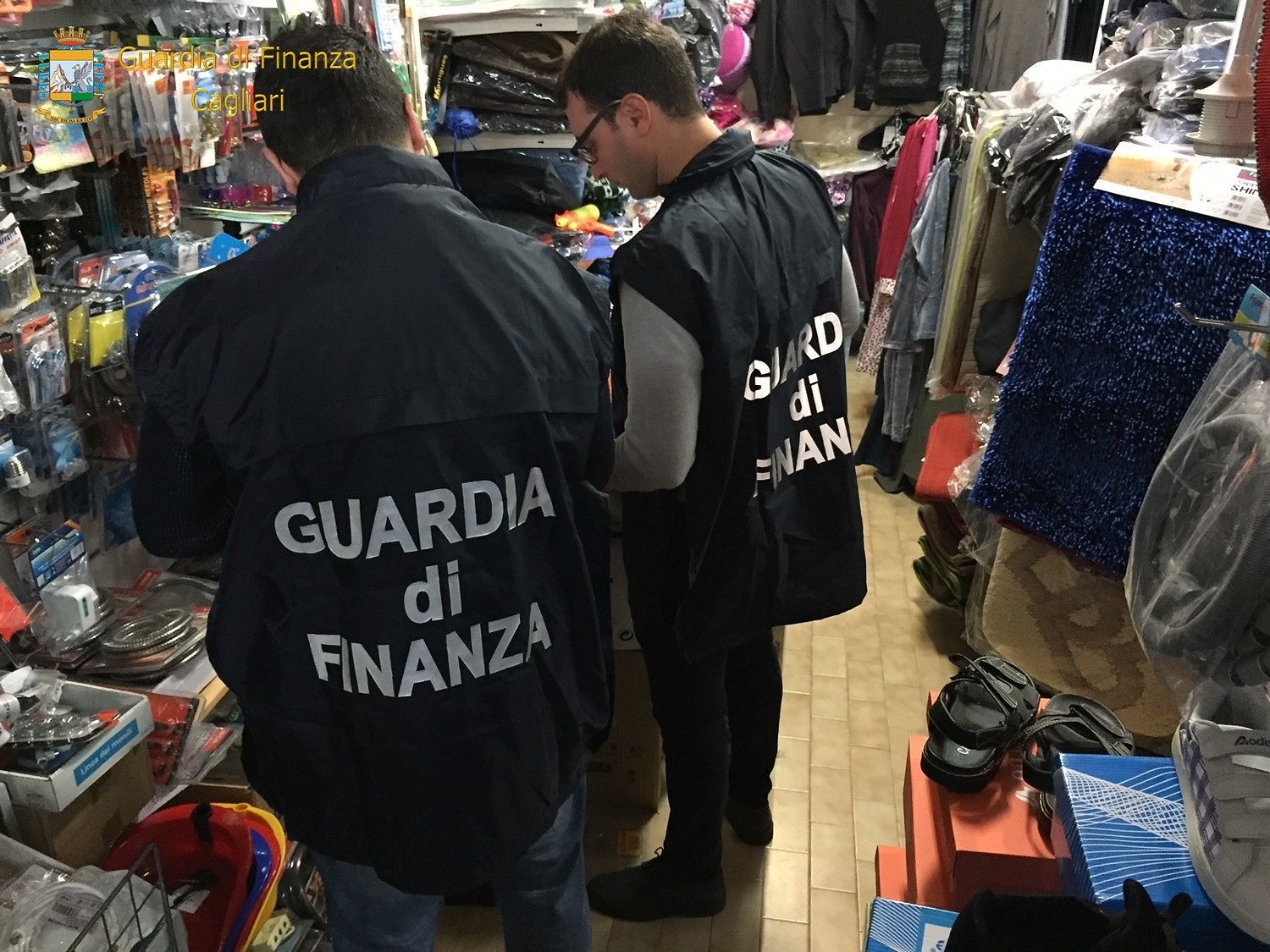 Cagliari e Sestu, blitz della Finanza: nel mirino negozi di cancelleria e articoli per la casa